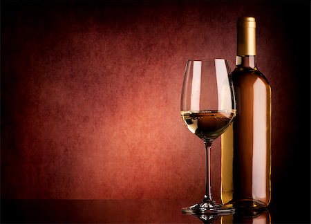 simsearch:400-05286682,k - Festive white wine on a brown background Stock Photo - Budget Royalty-Free & Subscription, Code: 400-08334088