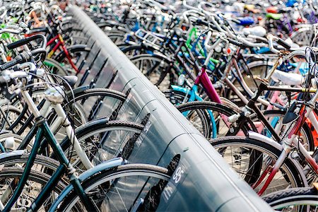 simsearch:400-08333188,k - Bicycle parking area in Eindhoven bus central station. Netherlands Foto de stock - Super Valor sin royalties y Suscripción, Código: 400-08334643