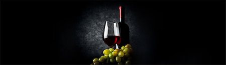 simsearch:400-04262091,k - Composition with wine on the black background Stock Photo - Budget Royalty-Free & Subscription, Code: 400-08336994