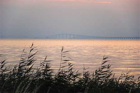 Soft light at the Olandbridge connecting the swedish island Oland with mainland Sweden Foto de stock - Super Valor sin royalties y Suscripción, Código: 400-08337028