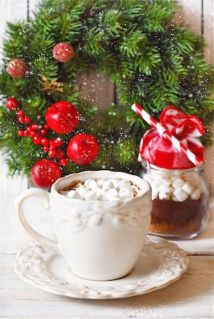 simsearch:400-08338397,k - Hot chocolate with marshmallow for christmas holiday. Photographie de stock - Aubaine LD & Abonnement, Code: 400-08338415