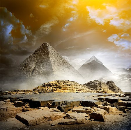 simsearch:400-09222068,k - Orange storm clouds and fog over egyptian pyramids Stock Photo - Budget Royalty-Free & Subscription, Code: 400-08339292