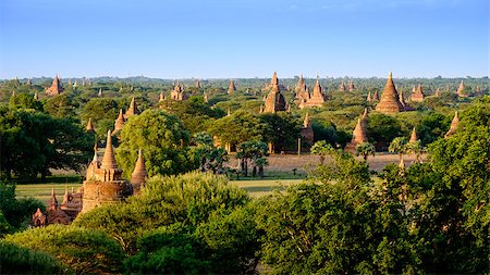 Colorful sunset landscape view with many old temples, Bagan, Myanmar (Burma) Stockbilder - Microstock & Abonnement, Bildnummer: 400-08332384