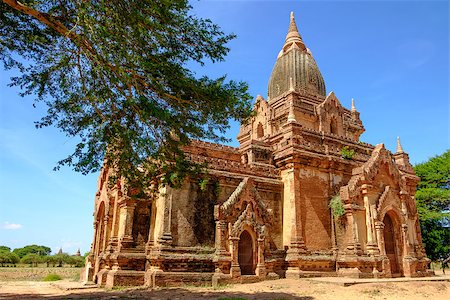 Beautiful view of old ancient temple in old Bagan, Myanmar Photographie de stock - Aubaine LD & Abonnement, Code: 400-08332734