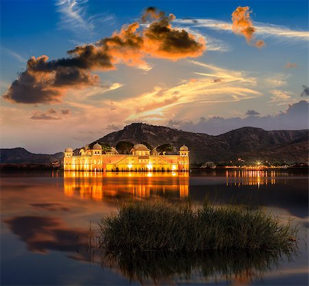 photoff (artist) - Palace Jal Mahal at night. Jal Mahal (Water Palace) was built during the 18th century in the middle of Man Sager Lake. Jaipur, Rajasthan, India, Asia Foto de stock - Super Valor sin royalties y Suscripción, Código: 400-08332778