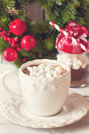 simsearch:400-08338397,k - Hot chocolate with marshmallow for christmas holiday. Toned photo. Photographie de stock - Aubaine LD & Abonnement, Code: 400-08332817