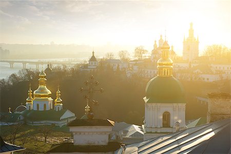 simsearch:400-08817566,k - Churches in Kyev-Pechersk Lavra in winter morning Photographie de stock - Aubaine LD & Abonnement, Code: 400-08345871