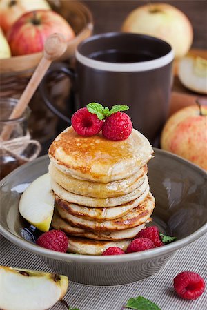 simsearch:400-07917638,k - Stack of freshly prepared apple pancakes for breakfast Stock Photo - Budget Royalty-Free & Subscription, Code: 400-08340070