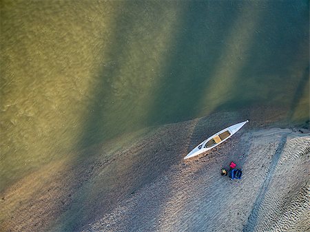 aerial view of expedition decked canoe on a sandbar, South Platte River in eastern Colorado Foto de stock - Royalty-Free Super Valor e Assinatura, Número: 400-08340288