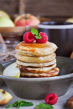 simsearch:400-07042820,k - Stack of freshly prepared apple pancakes for breakfast Stock Photo - Budget Royalty-Free & Subscription, Code: 400-08342654