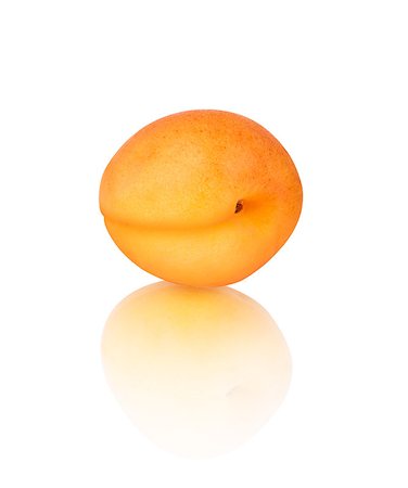 simsearch:400-07167724,k - Apricot with reflection isolated on white background Stockbilder - Microstock & Abonnement, Bildnummer: 400-08374796