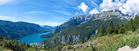 simsearch:400-09237738,k - Landscape on the Lake of Molveno into the Dolomiti of Brenta Group, Trentino - Italy Foto de stock - Royalty-Free Super Valor e Assinatura, Número: 400-08370521