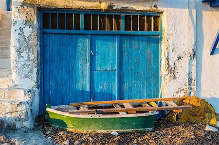 simsearch:400-04831572,k - Old Boat at the picturesque fishing village of Klima on the island of Milos at Greece Foto de stock - Super Valor sin royalties y Suscripción, Código: 400-08370763