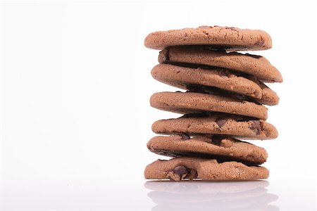 simsearch:400-04093610,k - Chocolate chip cookie isolated on white background Stock Photo - Budget Royalty-Free & Subscription, Code: 400-08370781