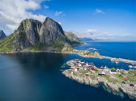 simsearch:400-08428494,k - Scenic aerial view of fishing village Hamnoya on Lofoten islands in Norway Stockbilder - Microstock & Abonnement, Bildnummer: 400-08370808