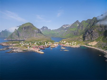 simsearch:400-08428494,k - Aerial view of scenic fishing village A on Lofoten islands in Norway with traditional red fishing huts Stockbilder - Microstock & Abonnement, Bildnummer: 400-08370822