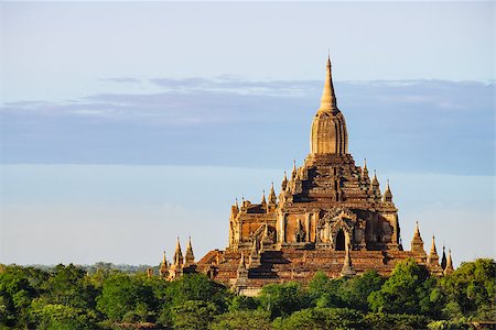 Scenic view of ancient Sulamani temple at sunset, Bagan, Myanmar Stockbilder - Microstock & Abonnement, Bildnummer: 400-08370877