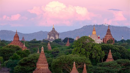 Landscape view of dramatic sunrise with ancient temples, Bagan, Myanmar Stockbilder - Microstock & Abonnement, Bildnummer: 400-08370878