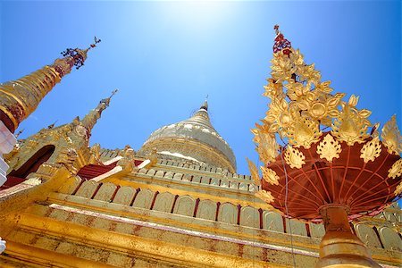 simsearch:400-08370867,k - Detail view of golden Shwezigon pagoda Bagan, Myanmar Photographie de stock - Aubaine LD & Abonnement, Code: 400-08370872