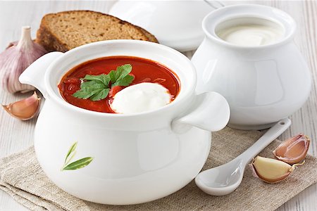 Beetroot soup red borscht with sour cream in white bowl Fotografie stock - Microstock e Abbonamento, Codice: 400-08371841