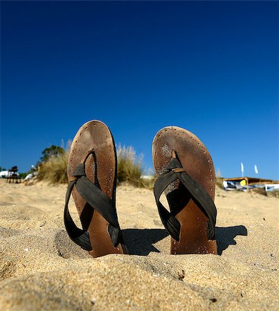 radodn (artist) - slypers on the beach Fotografie stock - Microstock e Abbonamento, Codice: 400-08371915