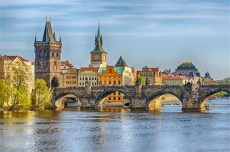 simsearch:400-06393299,k - Charles or Karluv Bridge in the Old Town of Prague, Czech Republic during the spring Photographie de stock - Aubaine LD & Abonnement, Code: 400-08404893