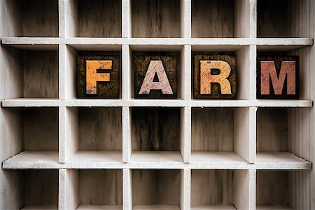 simsearch:400-09115208,k - The word "FARM" written in vintage ink stained wooden letterpress type in a partitioned printer's drawer. Foto de stock - Super Valor sin royalties y Suscripción, Código: 400-08407019