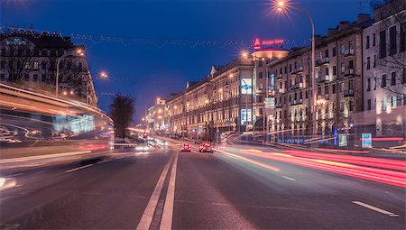 Minsk, Belarus: Lenin, Bolshevik Murder, street in the beautifu sunset of autumn Photographie de stock - Aubaine LD & Abonnement, Code: 400-08407559