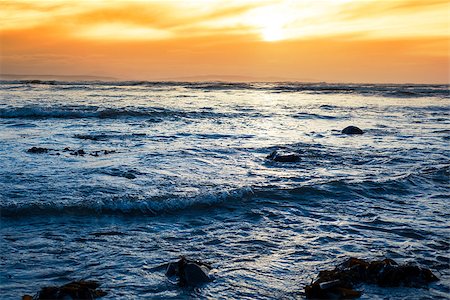 simsearch:400-08370946,k - rocky beal beach near ballybunion on the wild atlantic way ireland with a beautiful yellow sunset Photographie de stock - Aubaine LD & Abonnement, Code: 400-08407733