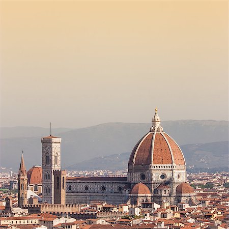 simsearch:400-08573174,k - Panoramic view from Piazzale Michelangelo in Florence - Italy Foto de stock - Super Valor sin royalties y Suscripción, Código: 400-08409515