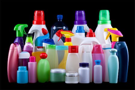 simsearch:400-08427011,k - Usual plastic bottles from a household isolated on black - pollution and environment concept Foto de stock - Royalty-Free Super Valor e Assinatura, Número: 400-08402346