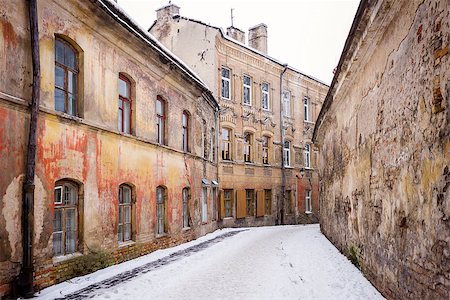 Street in old town of Vilnius, Lithuania Photographie de stock - Aubaine LD & Abonnement, Code: 400-08415292