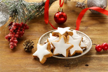 snowflake cookie - gingerbread cookies with white icing for Christmas dessert Stock Photo - Budget Royalty-Free & Subscription, Code: 400-08427759