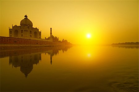 simsearch:400-05006924,k - Taj Mahal in Agra, India on sunset Photographie de stock - Aubaine LD & Abonnement, Code: 400-08428058