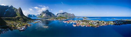 simsearch:400-08428494,k - Scenic aerial panorama of fishing town Reine and surrounding fjords on Lofoten islands in Norway, famous for its breathtaking scenery Stockbilder - Microstock & Abonnement, Bildnummer: 400-08428497