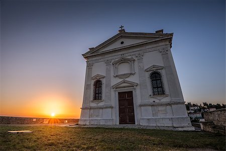 St. George's Church in Piran, Slovenia at Sunrise with Clear Blue Sky Photographie de stock - Aubaine LD & Abonnement, Code: 400-08428526