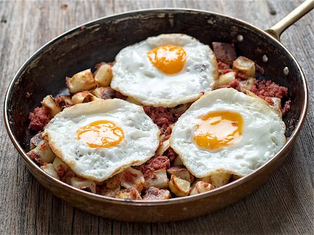 simsearch:400-08693282,k - close up of rustic corned beef hash Photographie de stock - Aubaine LD & Abonnement, Code: 400-08428929