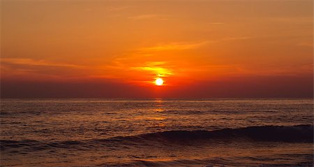 simsearch:400-08315659,k - Scenic view of beautiful sunset above the sea Foto de stock - Super Valor sin royalties y Suscripción, Código: 400-08429090