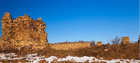 simsearch:400-08160733,k - ruins of the fortress located in the village of Krevo, Belarus Photographie de stock - Aubaine LD & Abonnement, Code: 400-08429184