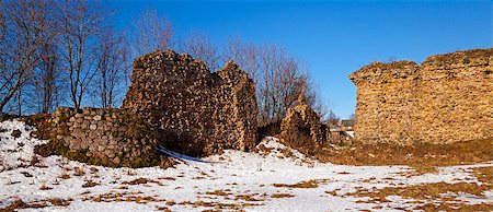 simsearch:400-08160733,k - ruins of the fortress located in the village of Krevo, Belarus Photographie de stock - Aubaine LD & Abonnement, Code: 400-08429185