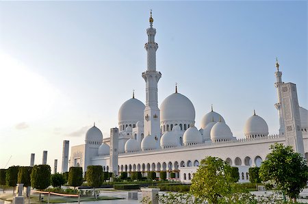 Sheikh Zayed Grand Mosque in Abu Dhabi UAE Stock Photo - Budget Royalty-Free & Subscription, Code: 400-08429321