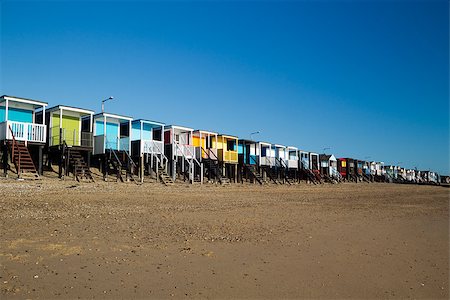 simsearch:400-05881319,k - Beach Huts at Thorpe Bay, near Southend-on-Sea, Essex, England Stockbilder - Microstock & Abonnement, Bildnummer: 400-08429382