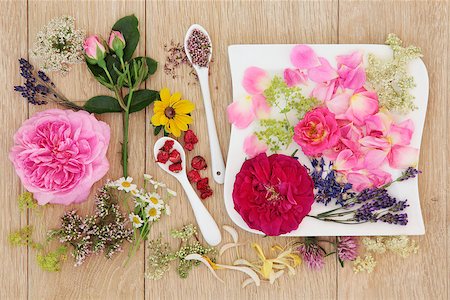 simsearch:400-07175956,k - Natural herbal medicine flower and herb selection over oak background. Stock Photo - Budget Royalty-Free & Subscription, Code: 400-08429944
