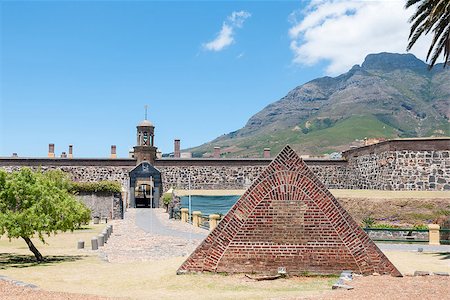 Powder magazine in front of the Castle of Good Hope in Cape Town. Built by the Dutch East India Company between 1666 and 1679 and is the oldest existing colonial building in South Africa. Stock Photo - Budget Royalty-Free & Subscription, Code: 400-08430177