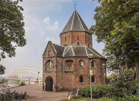 simsearch:400-08432432,k - Sint Nicolaas church and waalbrug in Nijmegen, Holland Fotografie stock - Microstock e Abbonamento, Codice: 400-08430184