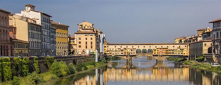 simsearch:400-08020855,k - Panorama of river Arno and ponte Vecchio in Florence, Italy Stockbilder - Microstock & Abonnement, Bildnummer: 400-08430197