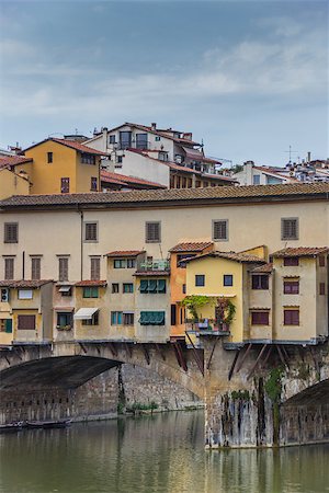 simsearch:400-05881748,k - Colorful Ponte Vecchio in the old center of Florence, Italy Photographie de stock - Aubaine LD & Abonnement, Code: 400-08430204