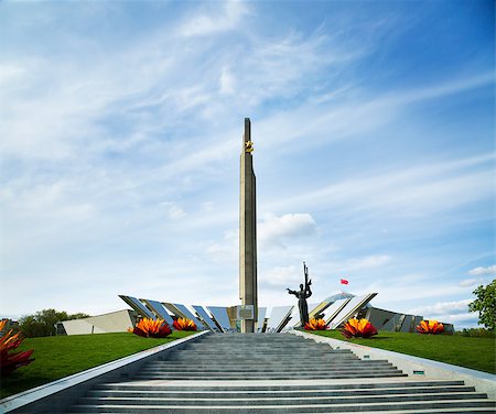 simsearch:400-08430819,k - Obelisk Hero City Minsk in Belarus. World War II Memorial. Stockbilder - Microstock & Abonnement, Bildnummer: 400-08430819