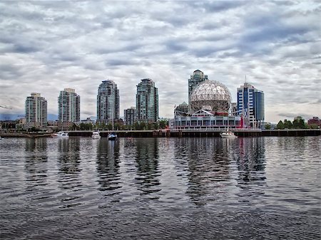 science centre - View from the water on the Science World at Telus World of Science in Vancouver, Canada. Photographie de stock - Aubaine LD & Abonnement, Code: 400-08430942