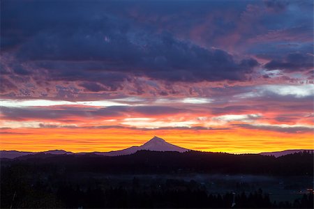 Happy Valley Oregon with Mt Hood View during Sunrise with Colorful Dramatic Sky Stock Photo - Budget Royalty-Free & Subscription, Code: 400-08431135